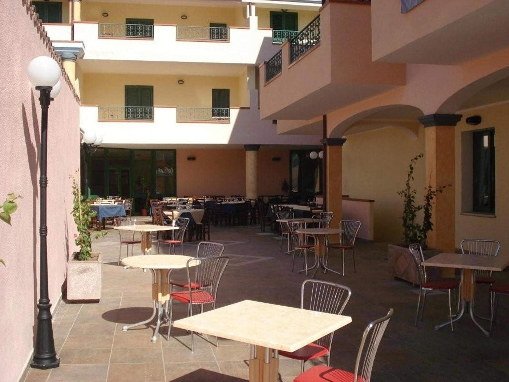 Hotel Baia Marina Orosei Restaurant foto
